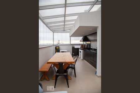 Apartamento à venda com 160m², 3 quartos e 2 vagas Apartamento à venda com 160m², 3 quartos e 2 vagasVaranda gourmet