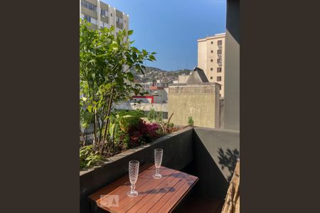 Apartamento para alugar com 60m², 1 quarto e sem vagaSacada