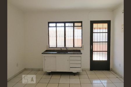 Casa para alugar com 100m², 2 quartos e sem vagaCozinha