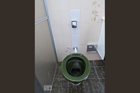 Casa para alugar com 100m², 2 quartos e sem vagaDetalhe banheiro