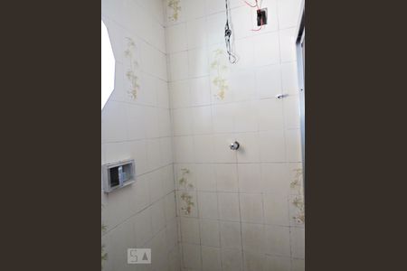 Casa para alugar com 100m², 2 quartos e sem vagaDetalhe banheiro