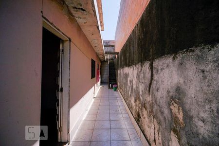 Corredor externo de casa à venda com 3 quartos, 86m² em Vila Antonieta, São Paulo