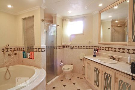 Apartamento à venda com 200m², 3 quartos e 3 vagasSuite Master - banheiro