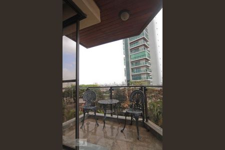 Apartamento à venda com 200m², 3 quartos e 3 vagasSuite Master - Varanda