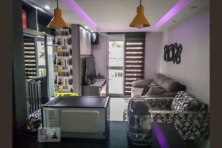 Sala de apartamento para alugar com 2 quartos, 46m² em Taboão, São Paulo