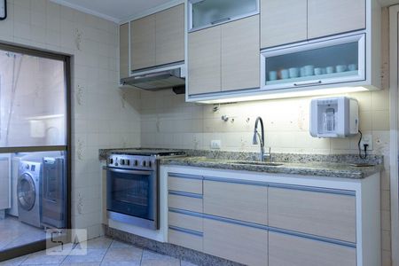 Cozinha de apartamento à venda com 4 quartos, 130m² em Vila Santo Estefano, São Paulo