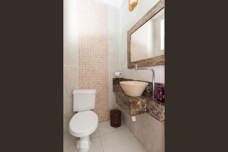 Casa à venda com 200m², 3 quartos e 4 vagasLavabo