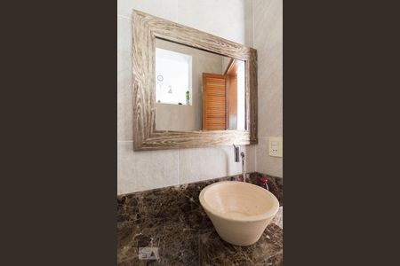 Casa à venda com 200m², 3 quartos e 4 vagasLavabo