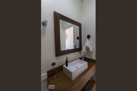 Casa à venda com 200m², 3 quartos e 4 vagasBanheiro da Garagem