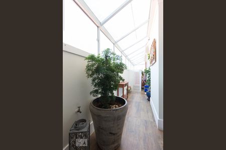 Casa à venda com 200m², 3 quartos e 4 vagasCorredor 2