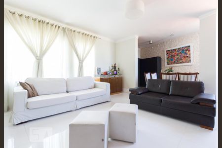 Casa à venda com 200m², 3 quartos e 4 vagasSala