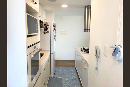 Apartamento à venda com 71m², 2 quartos e 2 vagas Apartamento à venda com 71m², 2 quartos e 2 vagasCozinha