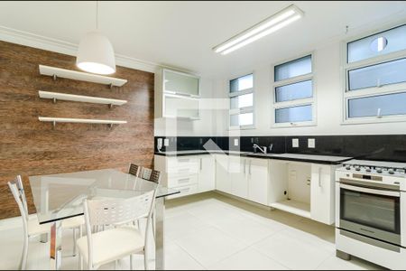 Apartamento para alugar com 210m², 2 quartos e 2 vagasCozinha