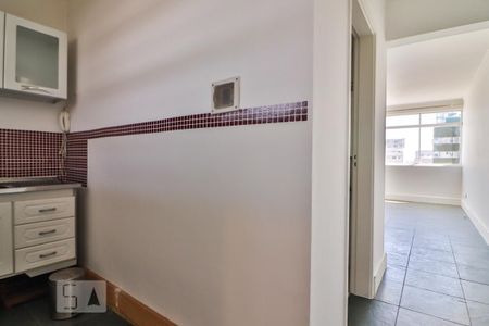 Cozinha de apartamento para alugar com 1 quarto, 30m² em Cerqueira César, São Paulo