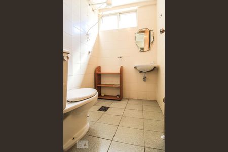 Apartamento para alugar com 120m², 3 quartos e 2 vagasBanheiro de Serviço