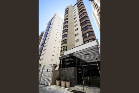 Apartamento para alugar com 120m², 3 quartos e 2 vagasFachada do Condomínio