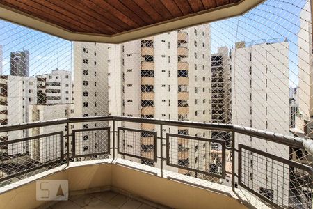 Apartamento para alugar com 120m², 3 quartos e 2 vagasQuarto 2 (suíte) Varanda