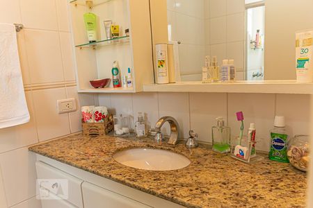 Apartamento à venda com 82m², 3 quartos e 1 vagaBanheiro da Suíte