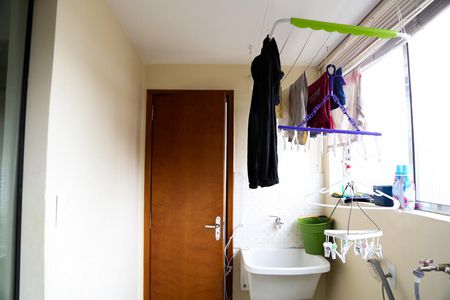 Apartamento à venda com 80m², 2 quartos e 1 vaga Apartamento à venda com 80m², 2 quartos e 1 vagaLavanderia