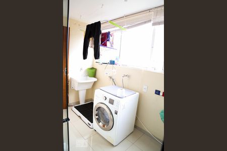 Apartamento à venda com 80m², 2 quartos e 1 vaga Apartamento à venda com 80m², 2 quartos e 1 vagaLavanderia