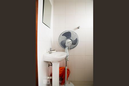 Apartamento à venda com 80m², 2 quartos e 1 vaga Apartamento à venda com 80m², 2 quartos e 1 vagaBanheiro de Serviço