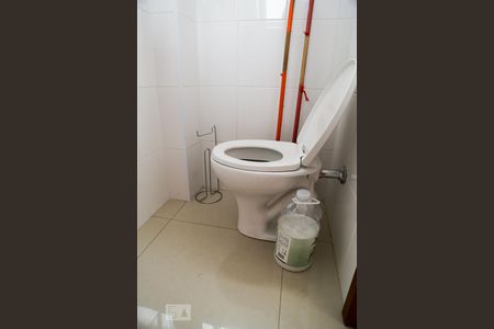 Apartamento à venda com 80m², 2 quartos e 1 vaga Apartamento à venda com 80m², 2 quartos e 1 vagaBanheiro de Serviço