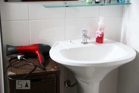 Apartamento à venda com 80m², 2 quartos e 1 vaga Apartamento à venda com 80m², 2 quartos e 1 vagaBanheiro