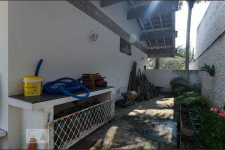 Casa à venda com 450m², 4 quartos e 4 vagas Casa à venda com 450m², 4 quartos e 4 vagasChurrasqueira