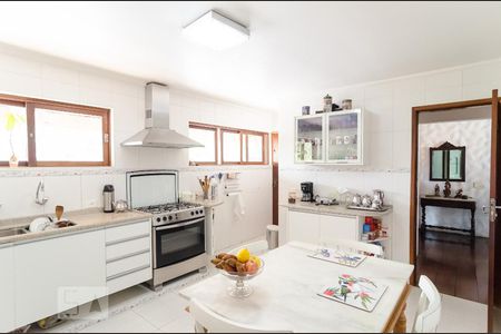 Casa à venda com 450m², 4 quartos e 4 vagasCozinha