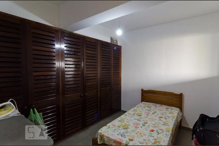 Casa à venda com 450m², 4 quartos e 4 vagasQuarto de serviço