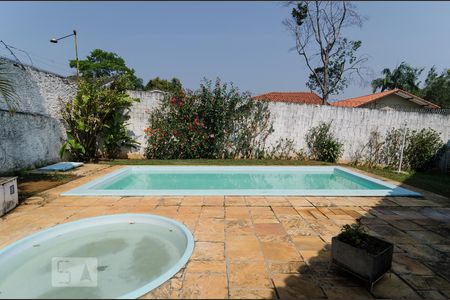 Casa à venda com 450m², 4 quartos e 4 vagasPiscina