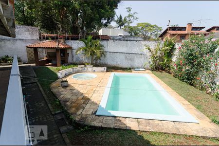 Casa à venda com 450m², 4 quartos e 4 vagas Casa à venda com 450m², 4 quartos e 4 vagasPiscina