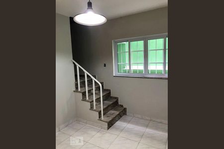 Casa à venda com 220m², 3 quartos e 2 vagasSala