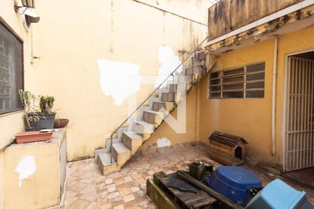 Casa à venda com 200m², 3 quartos e 2 vagasEscada