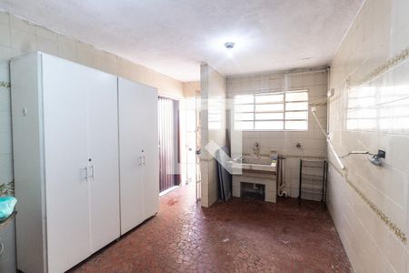 Casa à venda com 200m², 3 quartos e 2 vagasÁrea de serviço