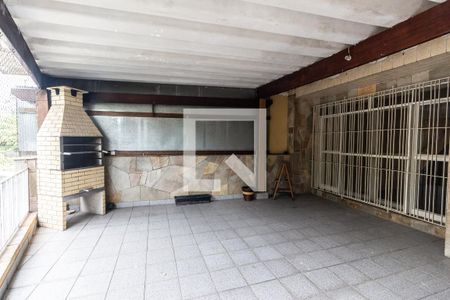 Casa à venda com 200m², 3 quartos e 2 vagasChurrasqueira