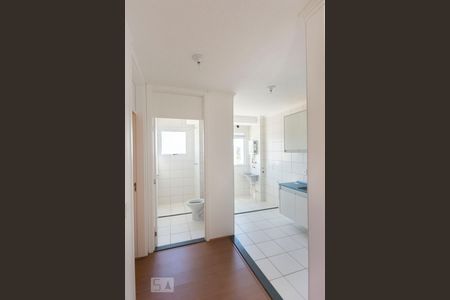 Corredor de apartamento para alugar com 2 quartos, 43m² em Jardim do Lago Continuação, Campinas