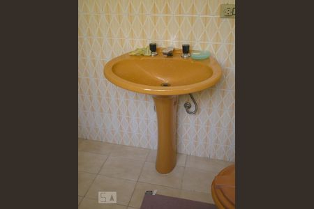 Banheiro de casa à venda com 3 quartos, 165m² em Jardim Caravelas, São Paulo