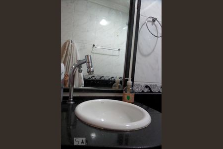 Banheiro  de apartamento à venda com 2 quartos, 50m² em Itaquera, São Paulo