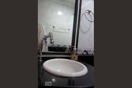 Banheiro  de apartamento à venda com 2 quartos, 50m² em Itaquera, São Paulo