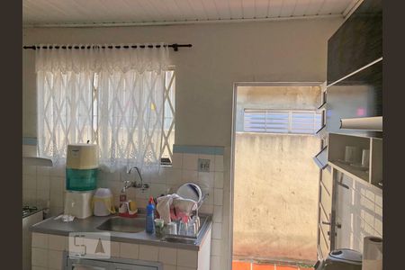 Casa à venda com 220m², 5 quartos e 3 vagas Casa à venda com 220m², 5 quartos e 3 vagasCozinha