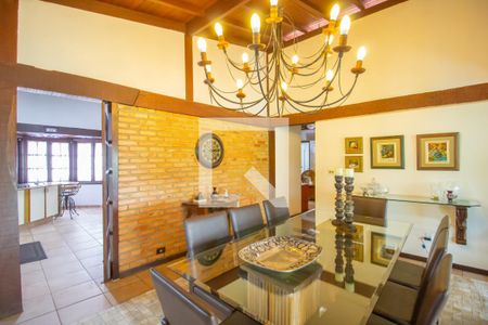 Casa à venda com 650m², 5 quartos e 3 vagasCasa 1 - Sala de Estar e Sala de Jantar