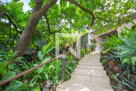 Casa à venda com 650m², 5 quartos e 3 vagasPiscina e Jardim