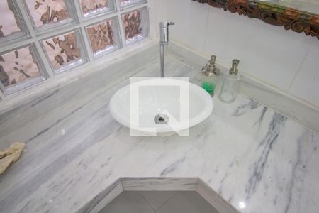 Casa à venda com 650m², 5 quartos e 3 vagasCasa 3 - Banheiro da Suite