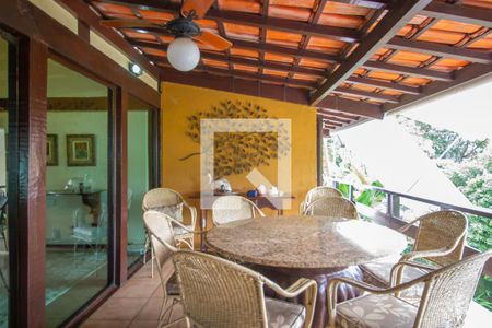 Casa à venda com 650m², 5 quartos e 3 vagasCasa 1 - Varanda