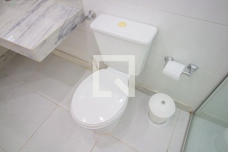 Casa à venda com 650m², 5 quartos e 3 vagasCasa 3 - Banheiro da Suite