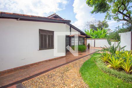 Casa à venda com 650m², 5 quartos e 3 vagasFachada