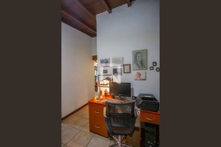 Casa à venda com 650m², 5 quartos e 3 vagasCasa 1 - Escritório