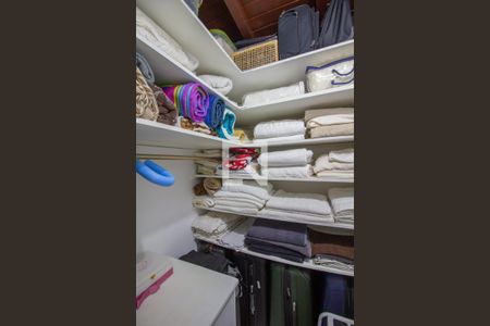 Casa à venda com 650m², 5 quartos e 3 vagasCasa 1 - Closet do Dormitório