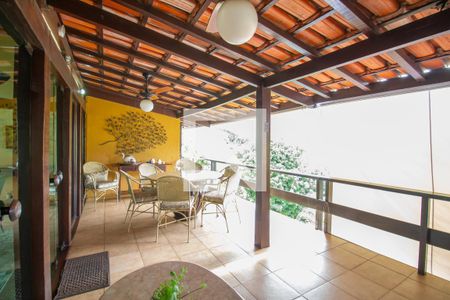 Casa à venda com 650m², 5 quartos e 3 vagasCasa 1 - Varanda